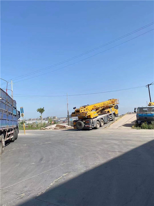 隆阳区25吨吊车的租赁价格大概是多少？