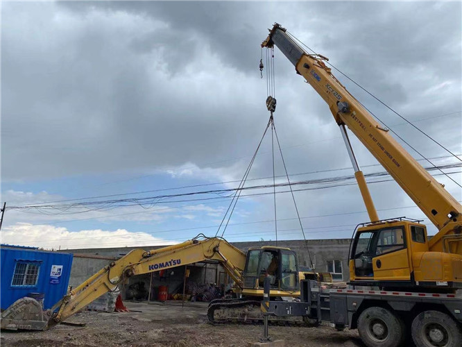 隆阳区25吨吊车的工作半径是多少？