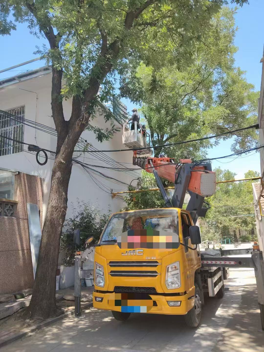 隆阳区高空作业车能吊装重物吗？最大承载多少公斤？